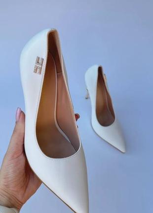 Туфли белые лакированные туфли на каблуке туфли на каблуке на каблуке туфли в стиле сен лоран туфли в стиле saint laurent туфли в стиле tom ford лакированные туфельки8 фото
