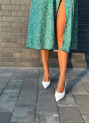 Туфли белые лакированные туфли на каблуке туфли на каблуке на каблуке туфли в стиле сен лоран туфли в стиле saint laurent туфли в стиле tom ford лакированные туфельки5 фото