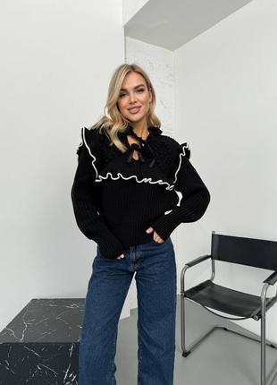 Свитер с ажурным плетением с завязками