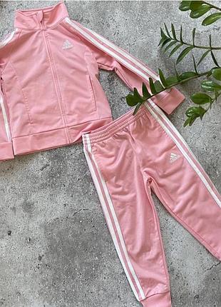 Костюм adidas на 3-4 роки
