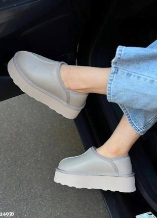 Ультра короткі уггі