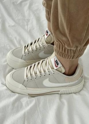 Женские кроссовки nike court legacy beige / Найк бежевые с серым на платформе демисезонные