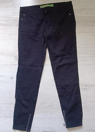 Брюки черные