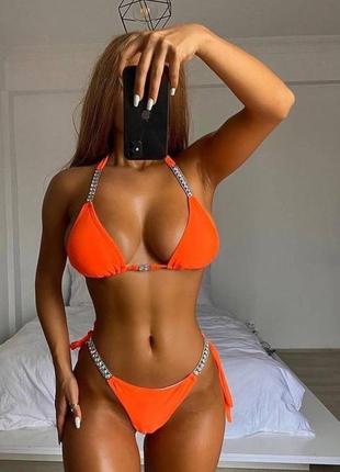 Базовый раздельный купальник декор стразы на завязках треугольные чашки мягкий лиф высокие трусики 2342
