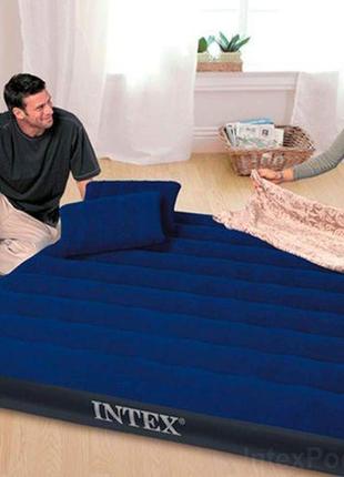 Матрац надувний велюровий з подушками і насосом, 152х203х25 см2 фото