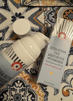 First aid beauty fab ultra repair face moisturizer spf30 50 мл3 фото
