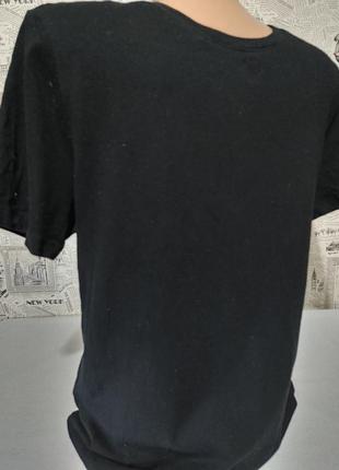 Базова чорна футболка