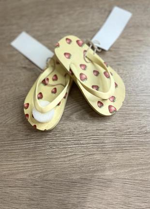 Вʼєтнамки полунички для дівчинки