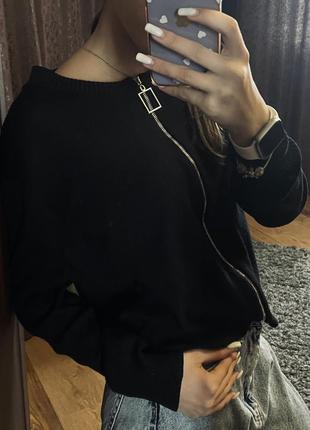 Светр на замку