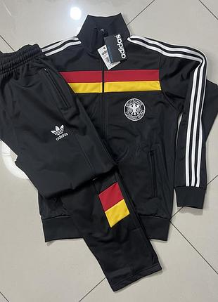 Винтажный костюм adidas гамбург нибачковая