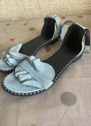 Женские босоножки
