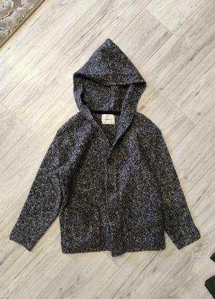 Теплая кофта фирмы zara,6-7p