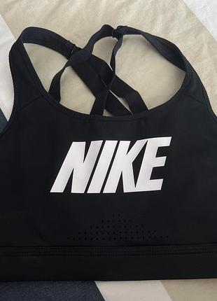 Спортивный топ nike