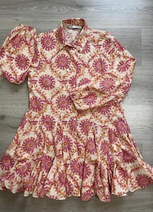 Короткое платье с принтом zara