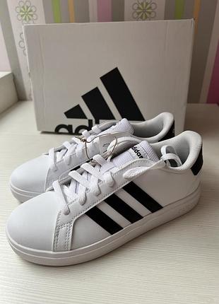 Кроссовки adidas