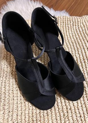 Туфлі танцювальні для танців 37 рр