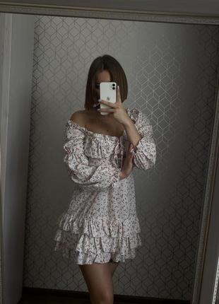 Жіночка сукня
