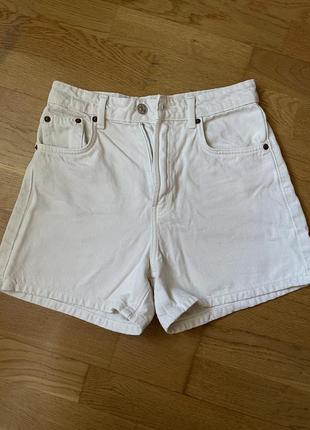Джинсовые молочные шорты mom zara