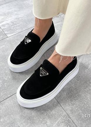 Чорні жіночі лофери туфлі на потовщенній підошві з натуральної замші замшеві лофери туфлі