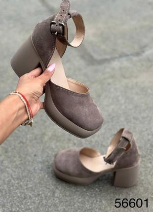 Відкриті жіночі замшеві туфлі кольору капучіно, босоніжки