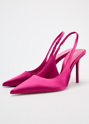 Открытые малиновые туфли атласные zara
