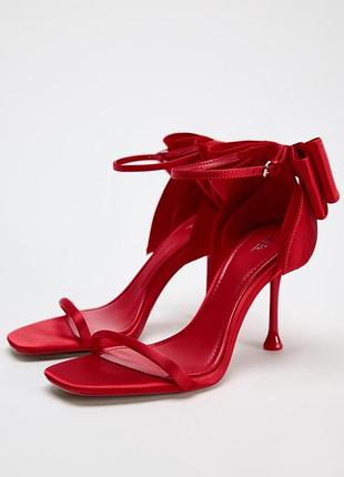 Атласні червоні босоніжки zara new