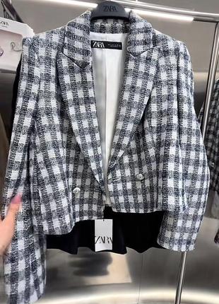 Новенький укороченный пиджак zara