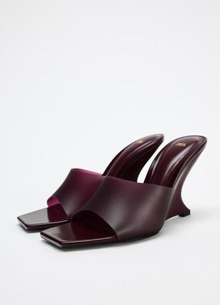 Виниловые босоножки бордовые женские zara new