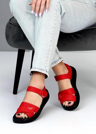 Жіночі червоні босоніжки сандалі на липучці4 фото