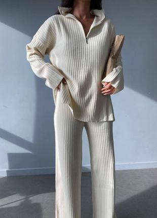 Костюм женский