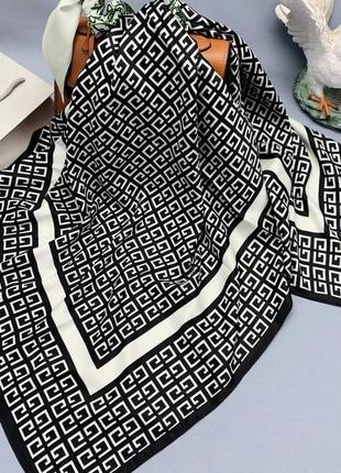 Платок шелковый 90*90 см черно-белый