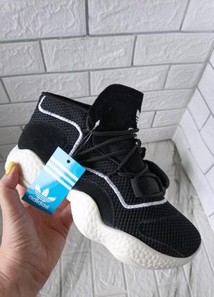 Женские кроссовки adidas р. 40