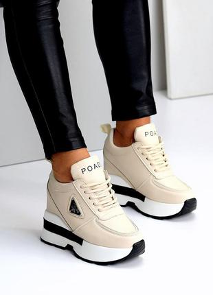 Бежевые очень крутые сникерсы7 фото