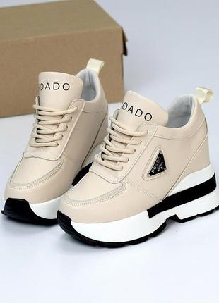 Бежевые очень крутые сникерсы4 фото