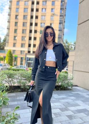 Стильный джинсовый костюм двойка пиджака и юбка