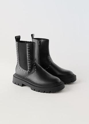 Ботильоны с шипованным верхом zara 35размер