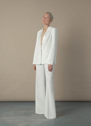 H&m широкі струмкі білі брюки костюмного крою