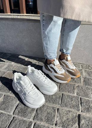 Жіночі білі кросівки