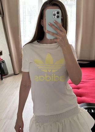 Футболка adidas original белая с лотосом