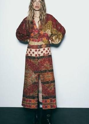 Платье миди с принтом печворк от zara, размер xs2 фото