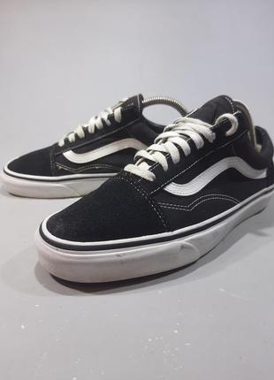 Vans
made in cambodia
кожа
размер - 42.5
стелька по факту - 26.5 см
цена - 450