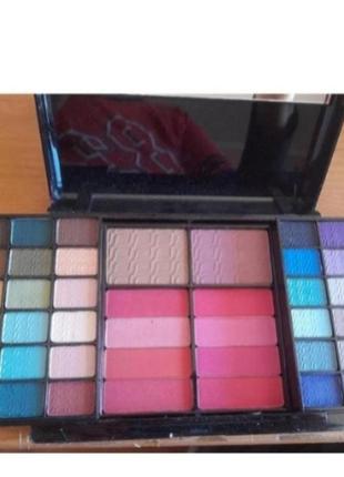 Набір декоративнох косметики , для make up. .markwins international. the color workshoos.