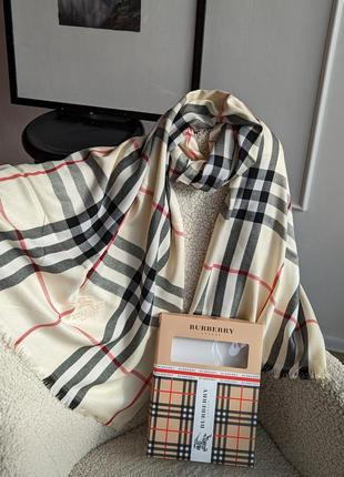 Палантин шарф, хустка burberry женский шарф барбери молочный