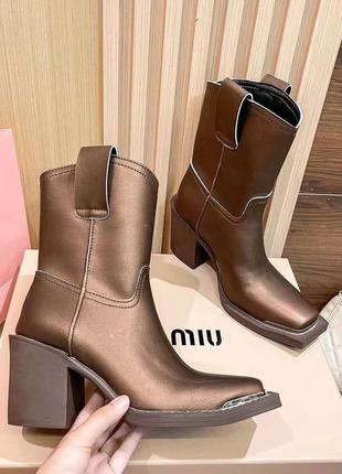 Женские ботинки козаки казаки