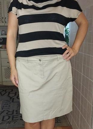 Бежевая удобная юбка