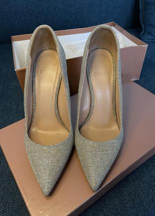 Итальянские туфли / босоножки из натуральной кожи как louboutin / jimmy choo / valentino