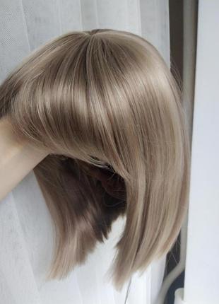 Парик каре русый с чёлкой