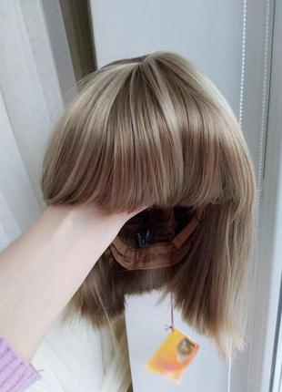 Парик каре русый с чёлкой