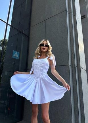 Жіноча вечірня сукня на зав'язках