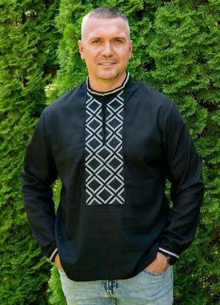 Мужская вышиванка черная на льне